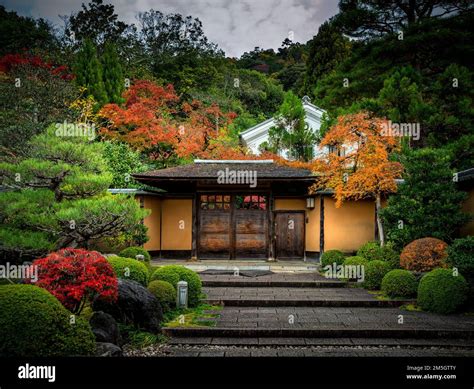 Traditional Japanese Entrance To A Home In Kyoto Stock Photo Alamy