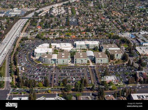 Apple Campus I or Apple Campus 1, Cupertino, Silicon Valley, California ...