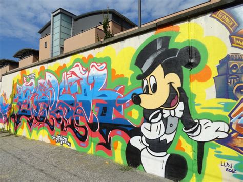 Graffiti Vision: MICKEY MOUSE