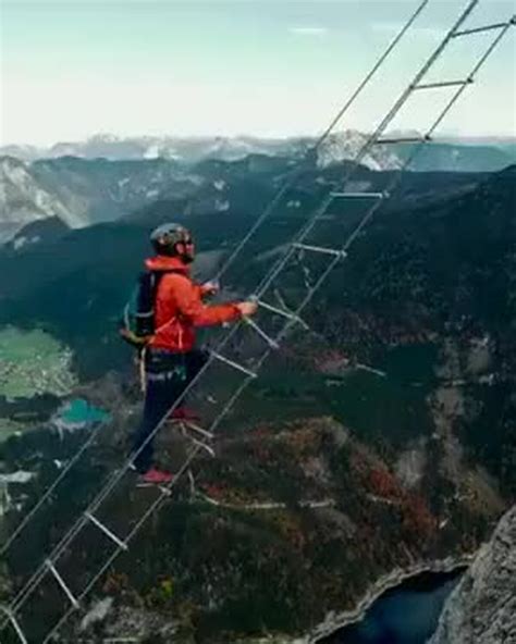 Schody do nieba w Dachstein Austria na wysokości 2000 metrów