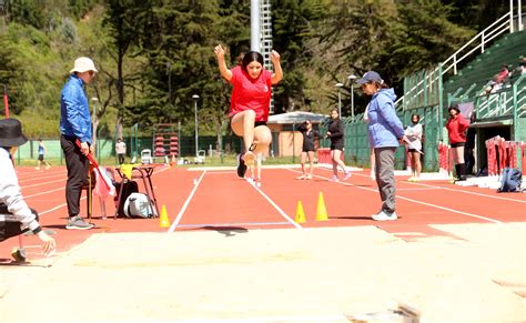 El Atletismo Escolar Una Vez M S Volvi A Tomarse Las Pistas Locales