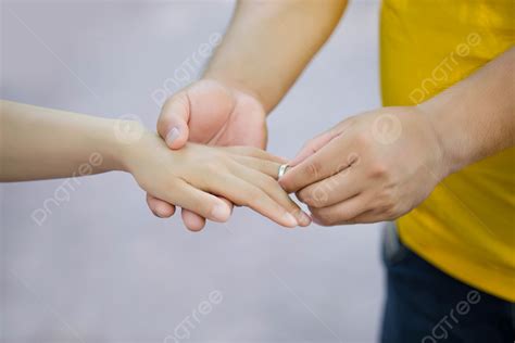 Chinese Valentines Day Couple Gesture Holding Hands Background Couple