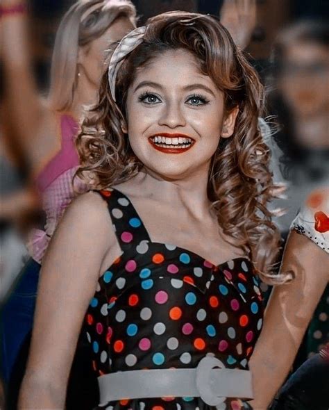 Agata S adlı kullanıcının Karol Sevilla panosundaki Pin 2024 Ünlüler