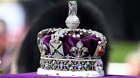 How Much Is The Queens Crown Worth History Of Imperial State Crown