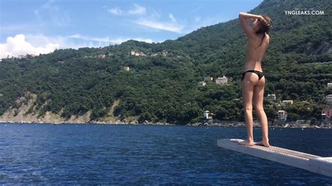 Gorgeous Topless Babe Jumps Off Boat ThisVid