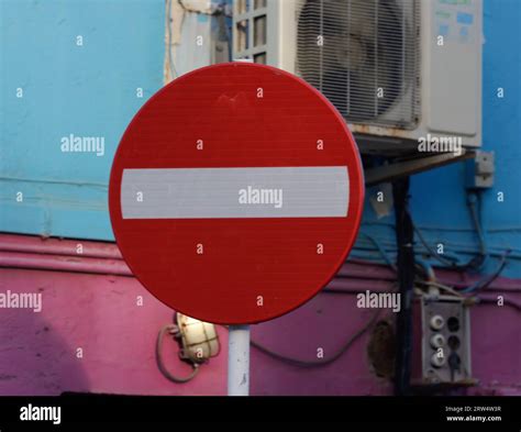 No Entry Sign Board Pole Under Blue Sky Stock Photo Alamy