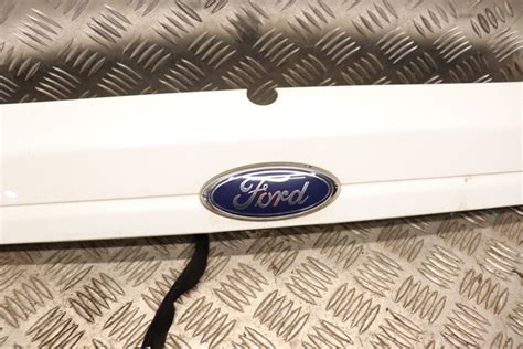 Ford Fiesta Mk7 St180 Tailgate Badge Trim In Frozen White 2013 2017 Ap66 Gala Motors