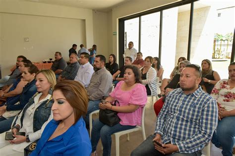 Presente Prof Ampelio I Iguez Arellano En El Cambio De Directiva De