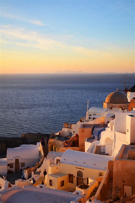 Celebrate Traditional Culture and Festivals to Honor Santorini’s Vast