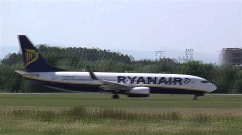 Ryanair Boeing 737 800 TakeOff Kraków Balice EPKK London Stansted