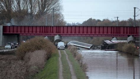 Dix Morts Apr S Le D Raillement D Un Tgv D Essai Pr S De Strasbourg