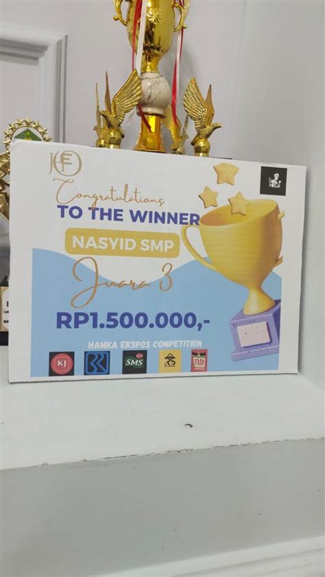 Harmoni Indah Tim Nasyid MTsN 3 Kota Padang Raih Prestasi Juara 3