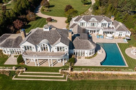 For 30m Stunning Estate Overlooking Nantucket Sound