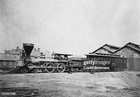 The train carrying President Abraham Lincoln's casket during his ...