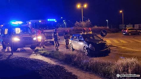 Zderzenie opla i audi na rondzie Sybiraków zdjęcia