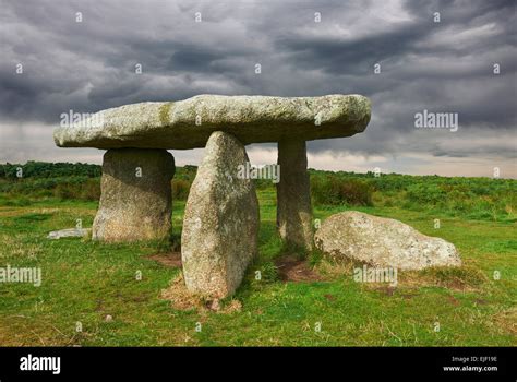 Lanyon Quoit Megalithic Neolithic Burial Dolmen Circa 4000 Bc Morvah