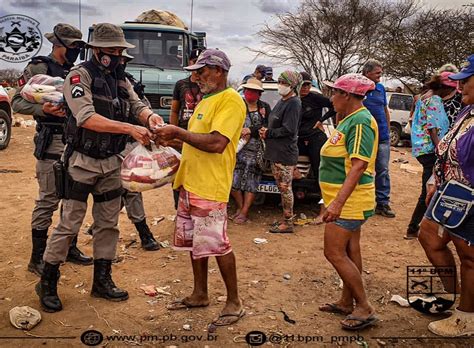 Pol Cia Militar Realiza Opera O Boas Festas Solid Rias Em Monteiro O