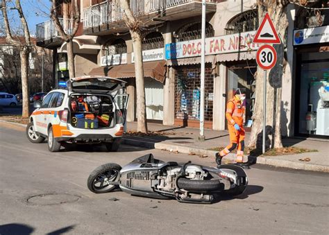 Ferito Motociclista Dopo Lo Schianto Contro Un Auto FOTO Prima Monza