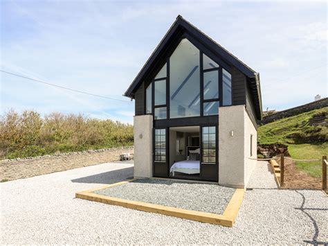 Anglesey Beach Cottage, Trearddur Bay | Beach Stays