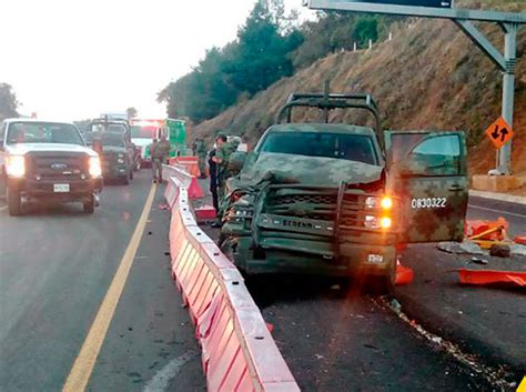 Choque En La Carretera A P Tzcuaro Deja Cuatro Militares Y Dos Civiles