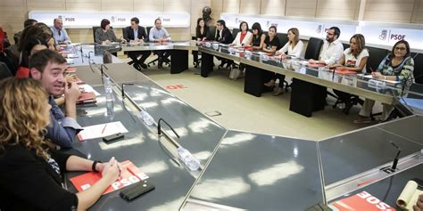 Els Cr Tics Del Psoe Rebutgen El Congr S I Demanen A S Nchez Que