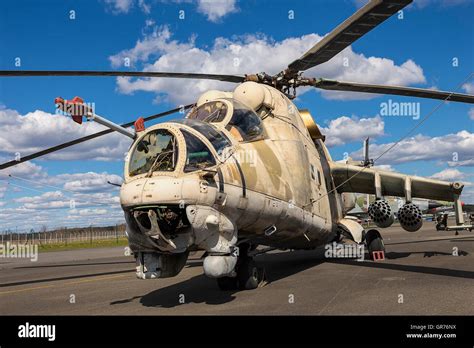 Helikopter Hi Res Stock Photography And Images Alamy