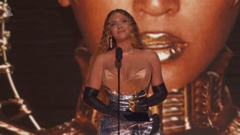 Beyonc Se Convierte En La Artista Con M S Grammy Ganados