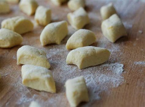 Gnocchi Con Rag Di Salsicce E Zafferano Pranzo Facile Da Preparare