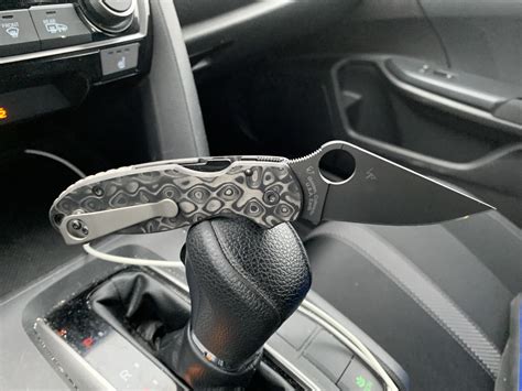 World Series game 3 carry : r/spyderco