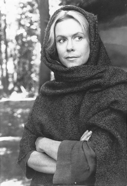 1a Elizabeth Montgomery In The Film The Awakening Land Flickr