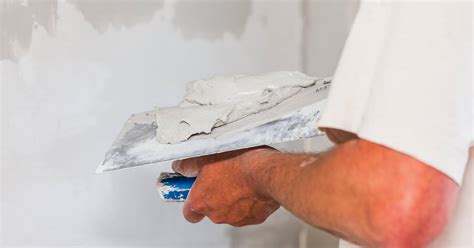 Skim Coat vs. Plaster: Learn Their Differences | Island Paints