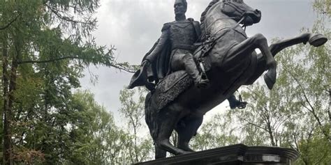 Maduro celebró la inauguración de una estatua del Libertador Simón