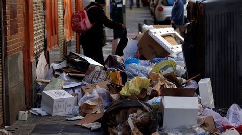 Madrid Tapada De Basura Por Una Huelga De Barrenderos Infobae