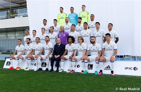 La Plantilla Del Real Madrid Posaron Para La Foto Oficial De La