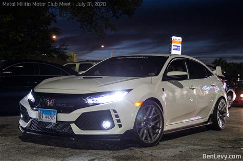 White Honda Civic Type R