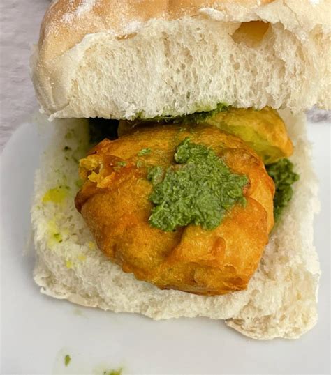 Batata Vada Pav