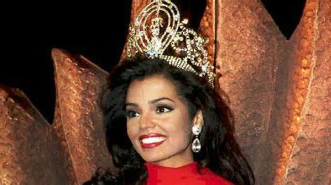 Former Miss Universe dies aged 45