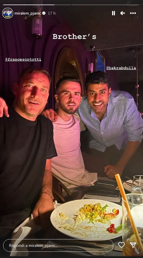 Tuttoasroma It Social As Roma Totti A Cena Con Pjanic A Dubai