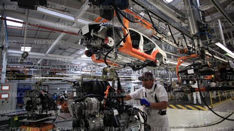 Industria automotriz en Puebla cerrará el año con paros técnicos