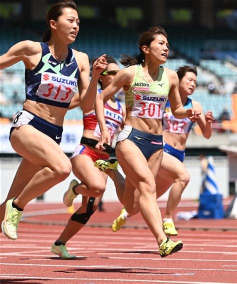 女子200メートル予選で力走する児玉芽生右から2人目撮影中村太一 児玉002秒差に泣く 女子200メートルA決勝進めず勝負弱