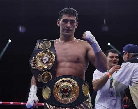 Bivol va por Beterbiev pero le apunta a Canelo y Joshua es el legítimo