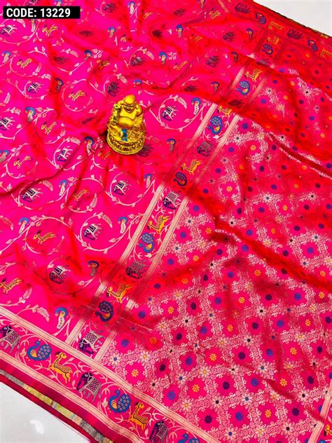 Rani Pink Color Soft Kanchipuram Silk Saree With Golden Zari Weaving Work