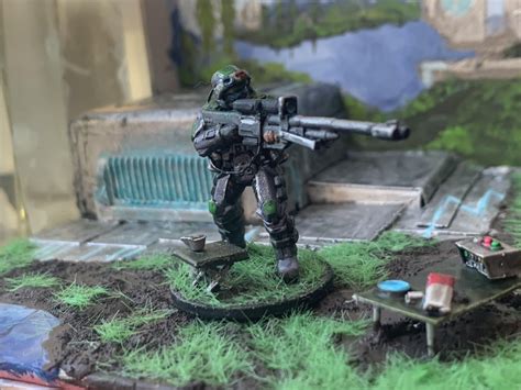 I made a Halo diorama for my Halo miniatures : r/halo