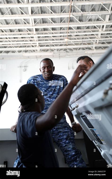 ÉTATS UNIS Les unités de la Marine et de la Garde côtière des pays