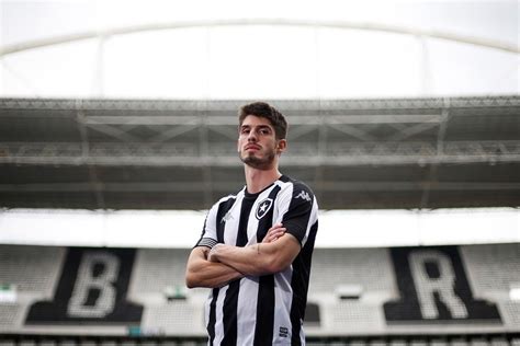 Botafogo Anuncia Contratação De Lucas Piazon Botafogodeprimeira