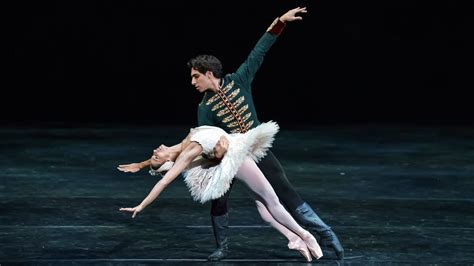 Swan Lake Act Ii Pas De Deux Francesca Hayward Cesar Corrales The