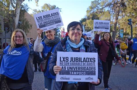 En 9 Fotos En Neuquén Marcharon Contra El Veto A La Reforma Jubilatoria