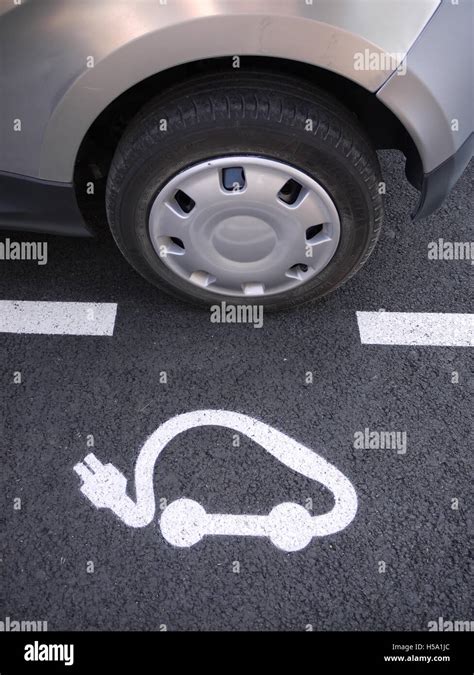 Ce symbole sur la route à Paris France indique cette place de