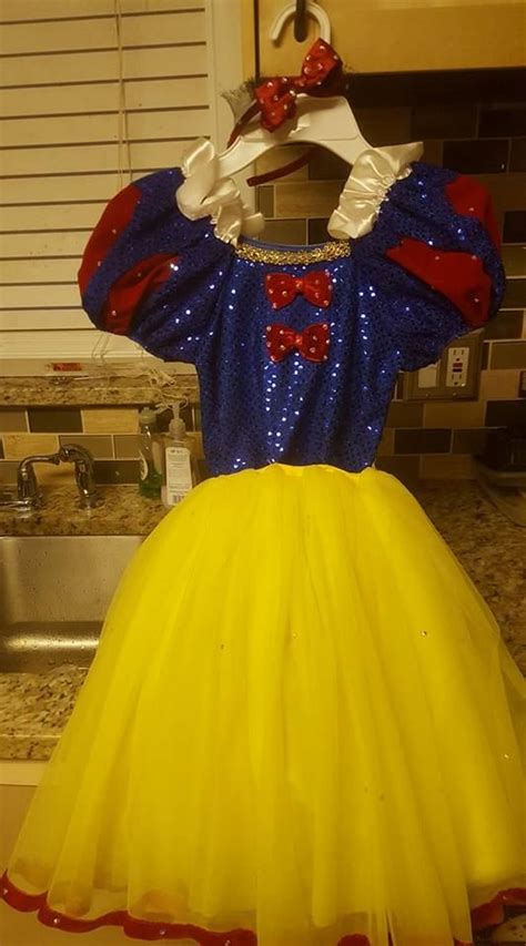 Pin By Evelyn Zuniga On Snow White And The Seven Dwarfs Snow White Disney Princess Disney