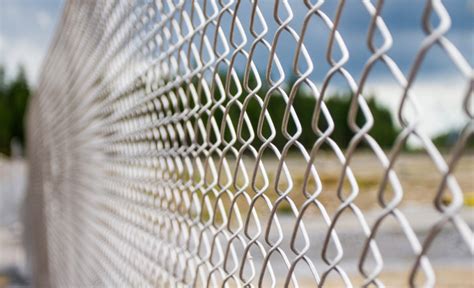 How To Remove Chain Link Fence Top Tips